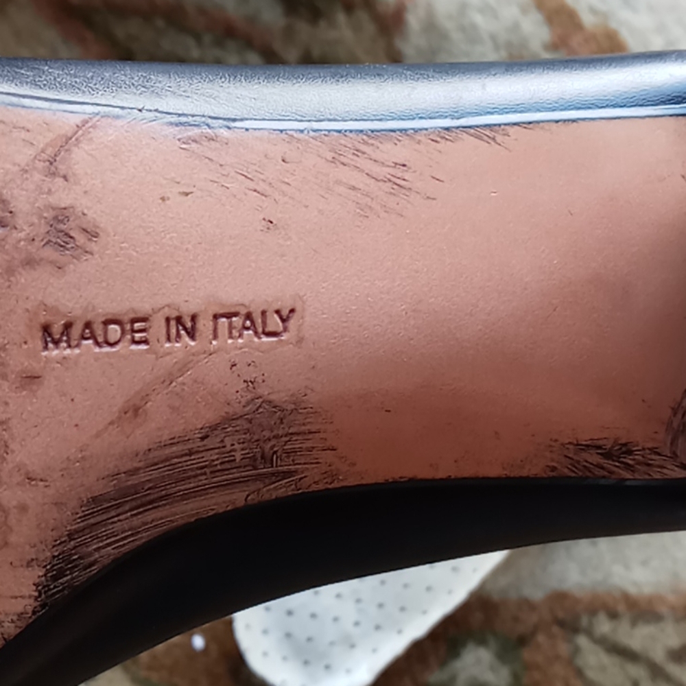 Shoes - Picture 5 of 5